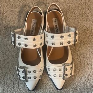 Steve Madden White Graya Sandals